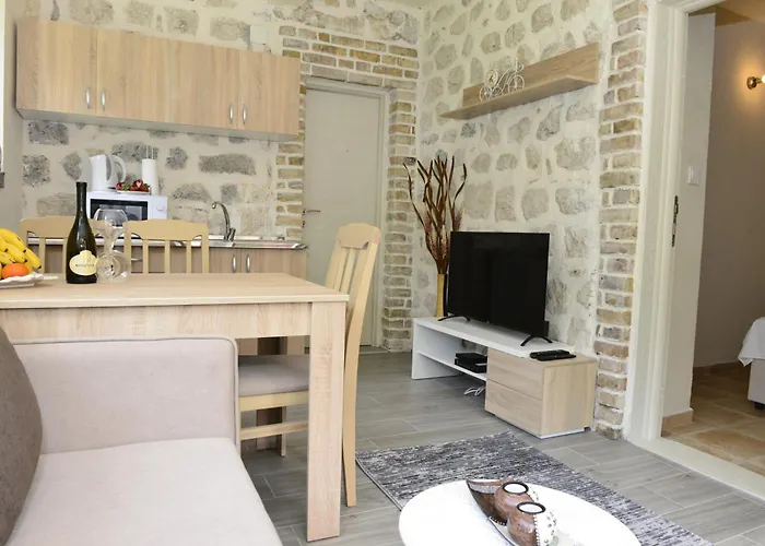 Villa Andrea Apartments With Parking