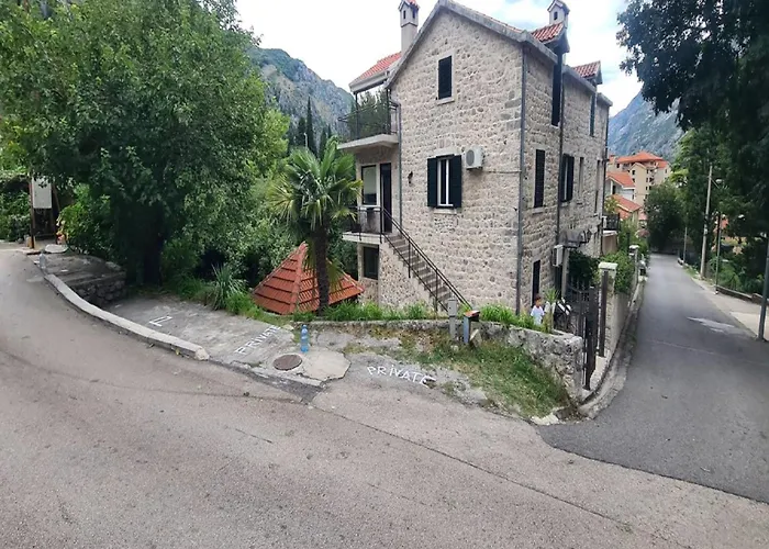Villa Andrea Apartments With Parking