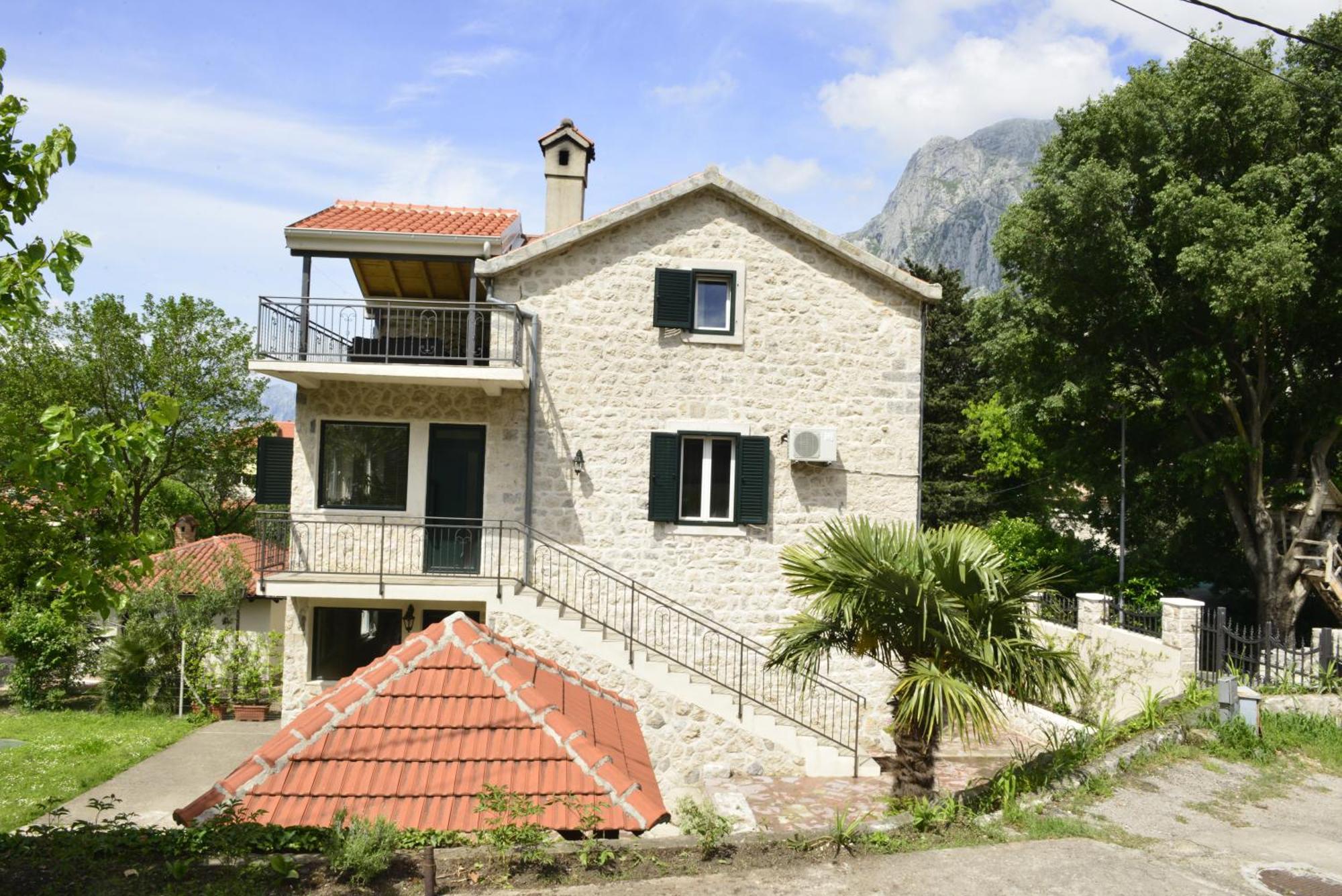 Daire Andrea With Parking Kotor