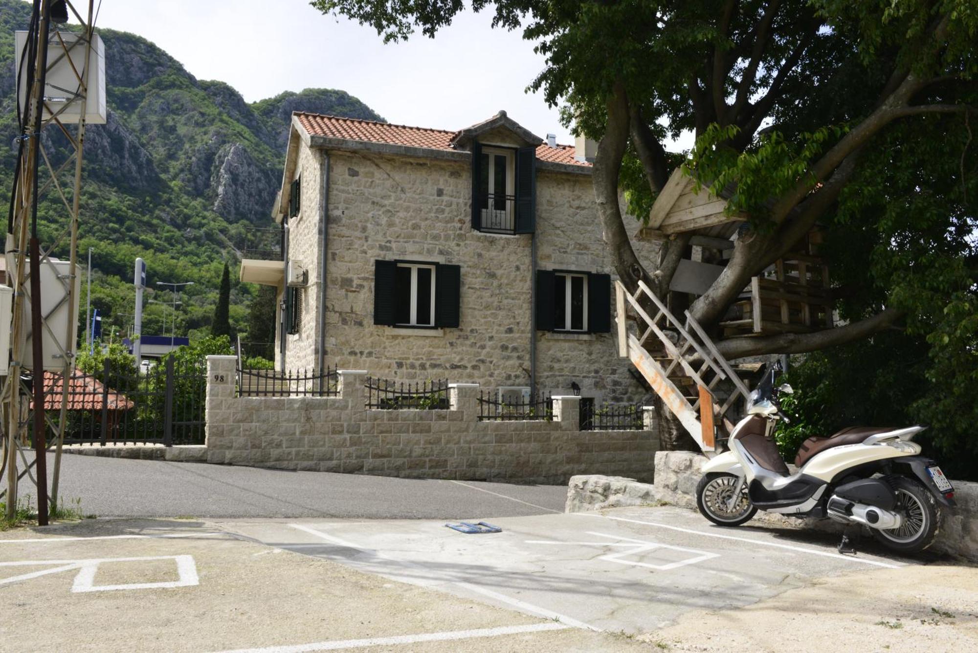 Daire Andrea With Parking