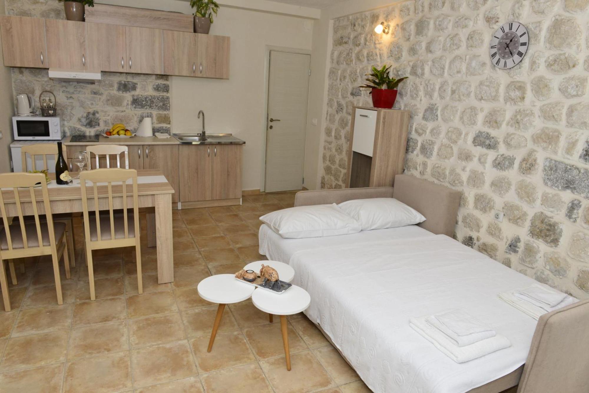 Apartment Andrea With Parking Kotor